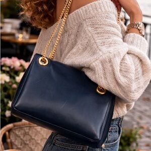 Authentic Salvatore Ferragamo Black Leather Shoulder Bag Gold Chain virtual COA